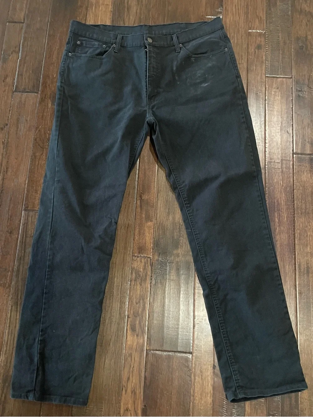 Levi's Men's Black Straight Jeans - Classic Matte Finish